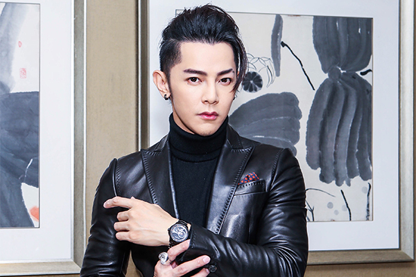 汪东城携手天王表X-MAN系列，缔造潮流新风尚